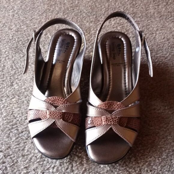 SPRING STEP ADORABLE SANDAL SHOES BRONZE SIZE 38 SIZE US: 7.5 - 8 - Picture 8 of 15